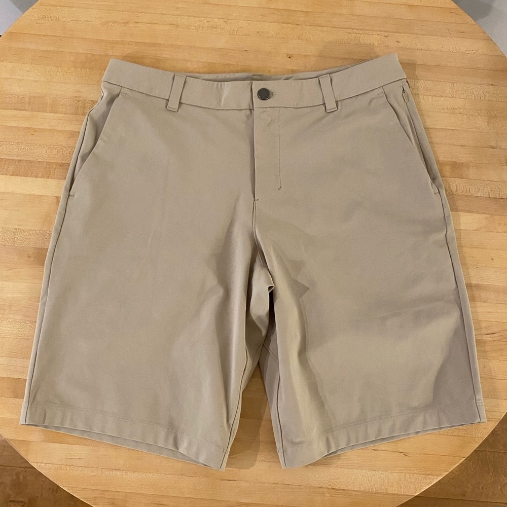 LuluLemon Mens ABC Classic Fit Shorts